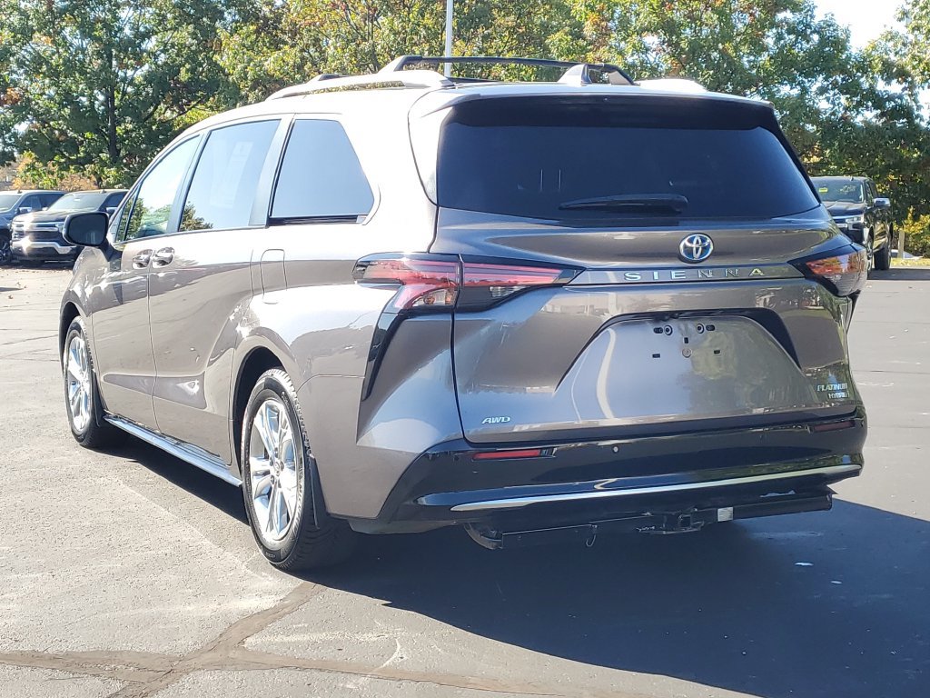 Used 2022 Toyota Sienna Platinum AWD/4WD image 4