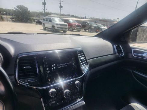 Used 2020 Jeep Grand Cherokee Altitude image 17