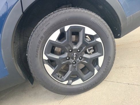 Used 2024 Kia Sorento S w/ Panoramic Sunroof Package image 11