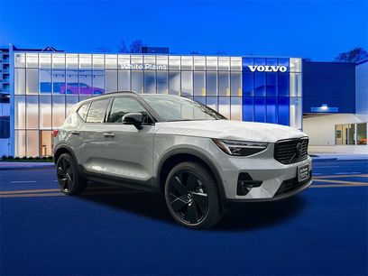 New 2026 Volvo XC40 B5 Ultra w/ Climate Package