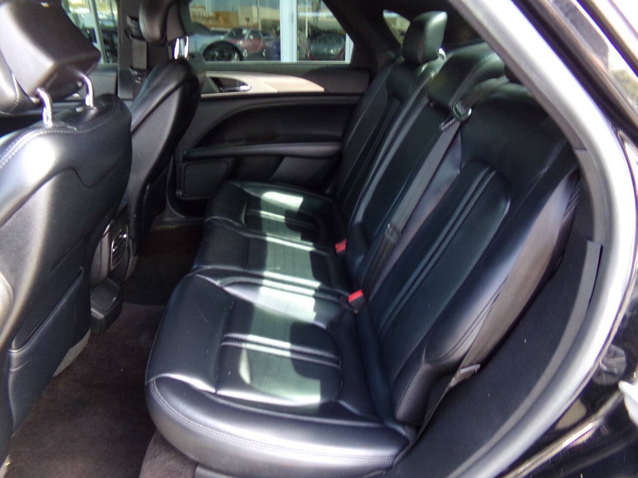 Used 2017 Lincoln MKZ Premiere FWD image 13