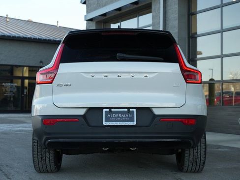 Used 2023 Volvo XC40 Recharge Ultimate image 45