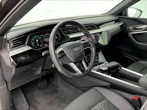 Used 2024 Audi Q8 e-tron Premium Plus w/ Premium Plus Package AWD/4WD image 17