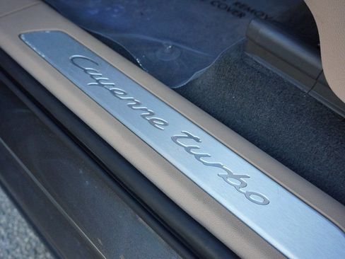 Used 2020 Porsche Cayenne Turbo image 24