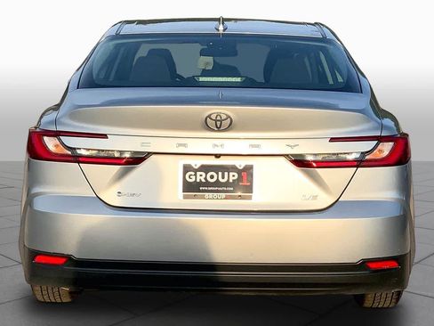 Used 2025 Toyota Camry LE FWD image 5