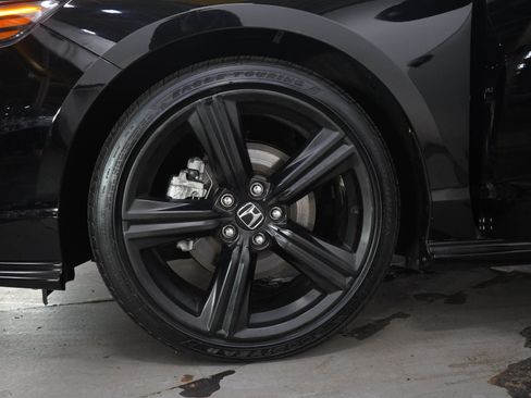 Used 2025 Honda Accord Sport image 29