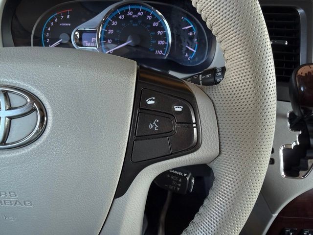 Used 2014 Toyota Sienna XLE FWD image 20
