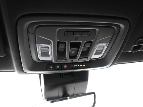 Used 2024 Chevrolet Silverado 1500 High Country image 24