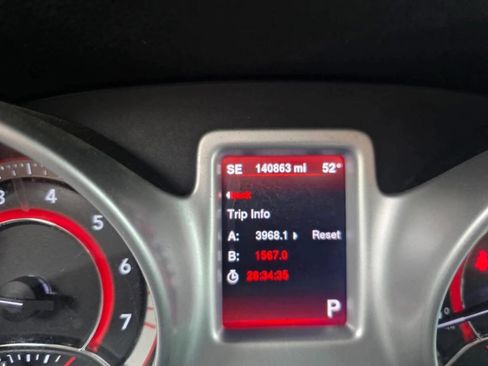 Used 2013 Dodge Journey SXT w/ Flexible Seating Group image 8