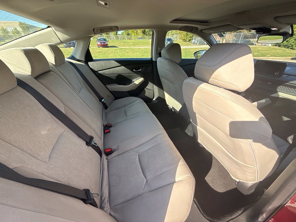 Used 2023 Honda Accord EX image 38