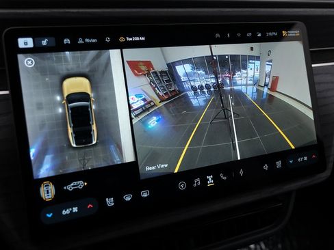 Used 2023 Rivian R1S Adventure image 29