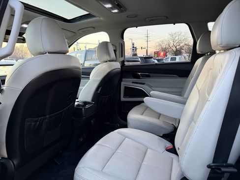 Used 2021 Kia Telluride EX w/ EX Premium Package image 22