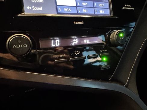 Used 2020 Toyota Camry SE AWD/4WD image 15