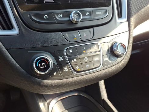 Used 2024 Chevrolet Malibu LT image 19