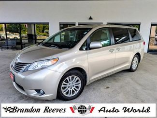 Used 2015 Toyota Sienna XLE image 1