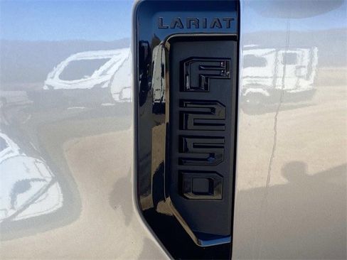 Used 2022 Ford F250 Lariat w/ Black Appearance Package image 46