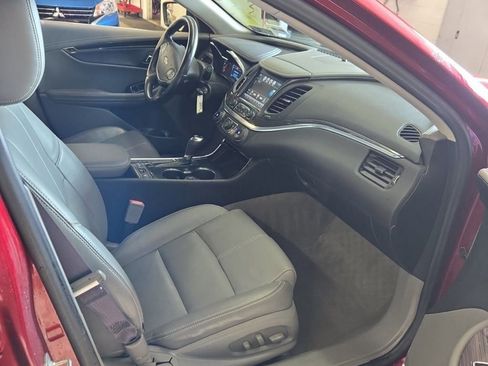 Used 2017 Chevrolet Impala LT w/ Leather Package image 11