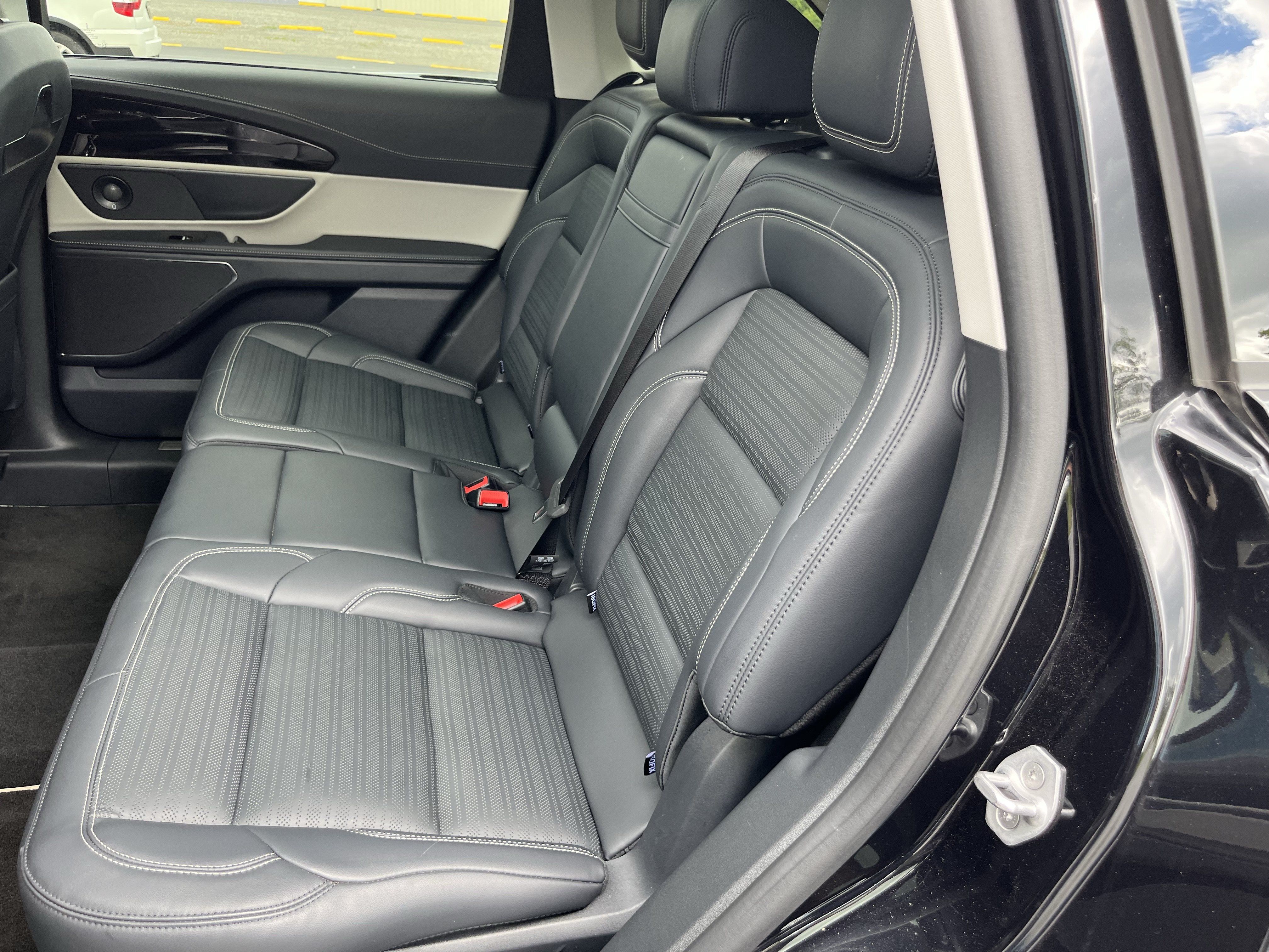 Used 2025 Lincoln Nautilus Reserve AWD/4WD image 18