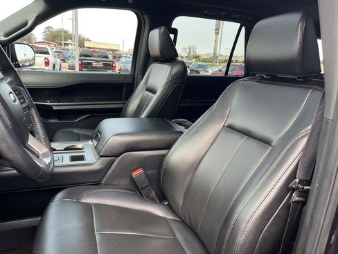 Used 2021 Ford Expedition XLT image 9