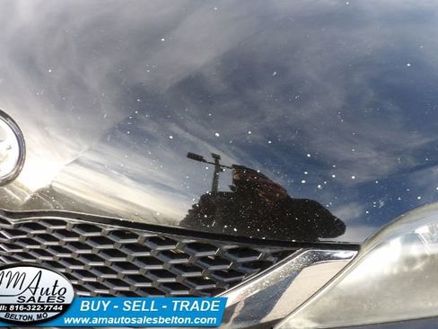 Used 2012 Toyota Sienna SE image 24