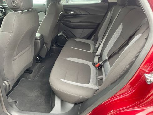 Used 2025 Chevrolet TrailBlazer LT FWD image 24
