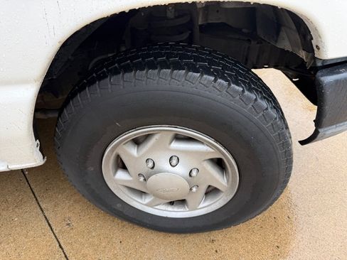 Used 2010 Ford E-250 and Econoline 250 RWD image 21