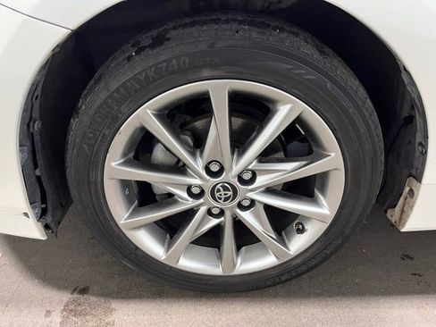 Used 2015 Toyota Prius V Five w/ Advanced Technology Package image 28