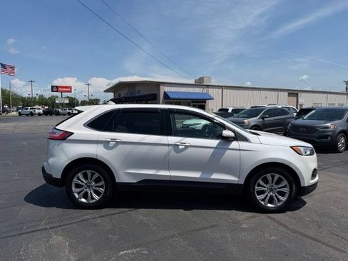 Used 2019 Ford Edge Titanium w/ Cold Weather Package AWD/4WD image 10