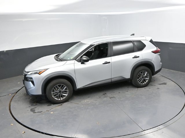 Used 2024 Nissan Rogue S AWD/4WD image 35