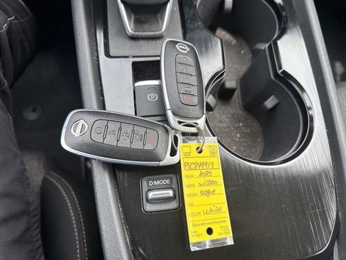 Certified 2025 Nissan Rogue SV FWD image 28
