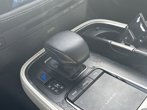 Certified 2022 Lexus LS 500 RWD image 26