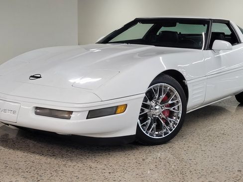 Used 1994 Chevrolet Corvette Coupe RWD image 19