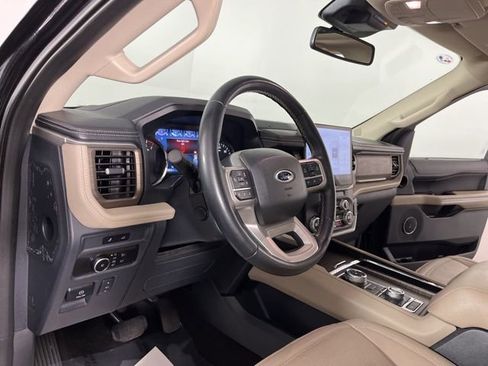 Used 2023 Ford Expedition Limited image 19