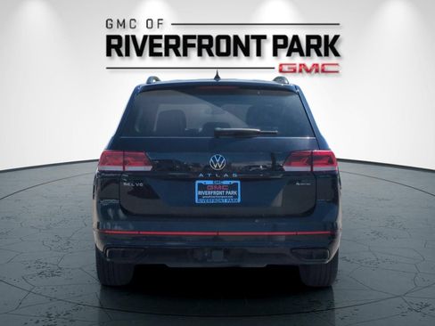 Used 2023 Volkswagen Atlas SEL R-Line AWD/4WD image 4