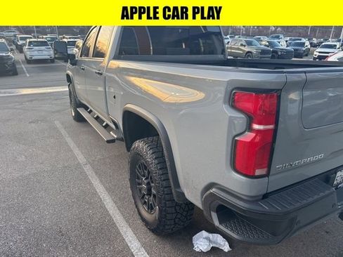 Used 2025 Chevrolet Silverado 2500 ZR2 w/ Technology Package image 2