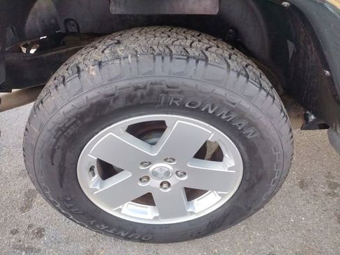 Used 2012 Jeep Wrangler Unlimited Sahara w/ Dual Top Group image 15