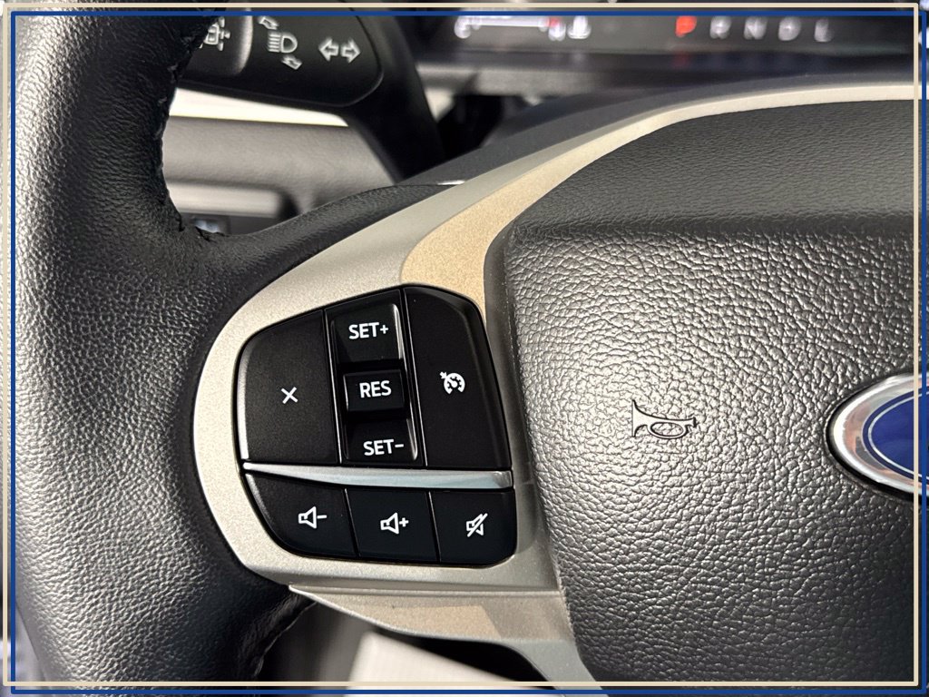 Used 2023 Ford Explorer XLT w/ Equipment Group 202A AWD/4WD image 16