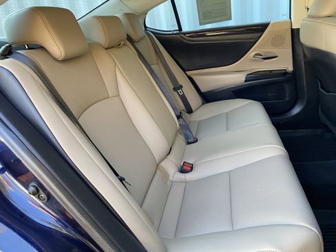 Used 2020 Lexus ES 350 w/ Premium Package image 34