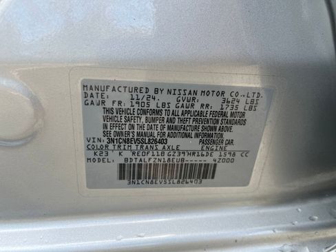 Used 2025 Nissan Versa SV FWD image 27