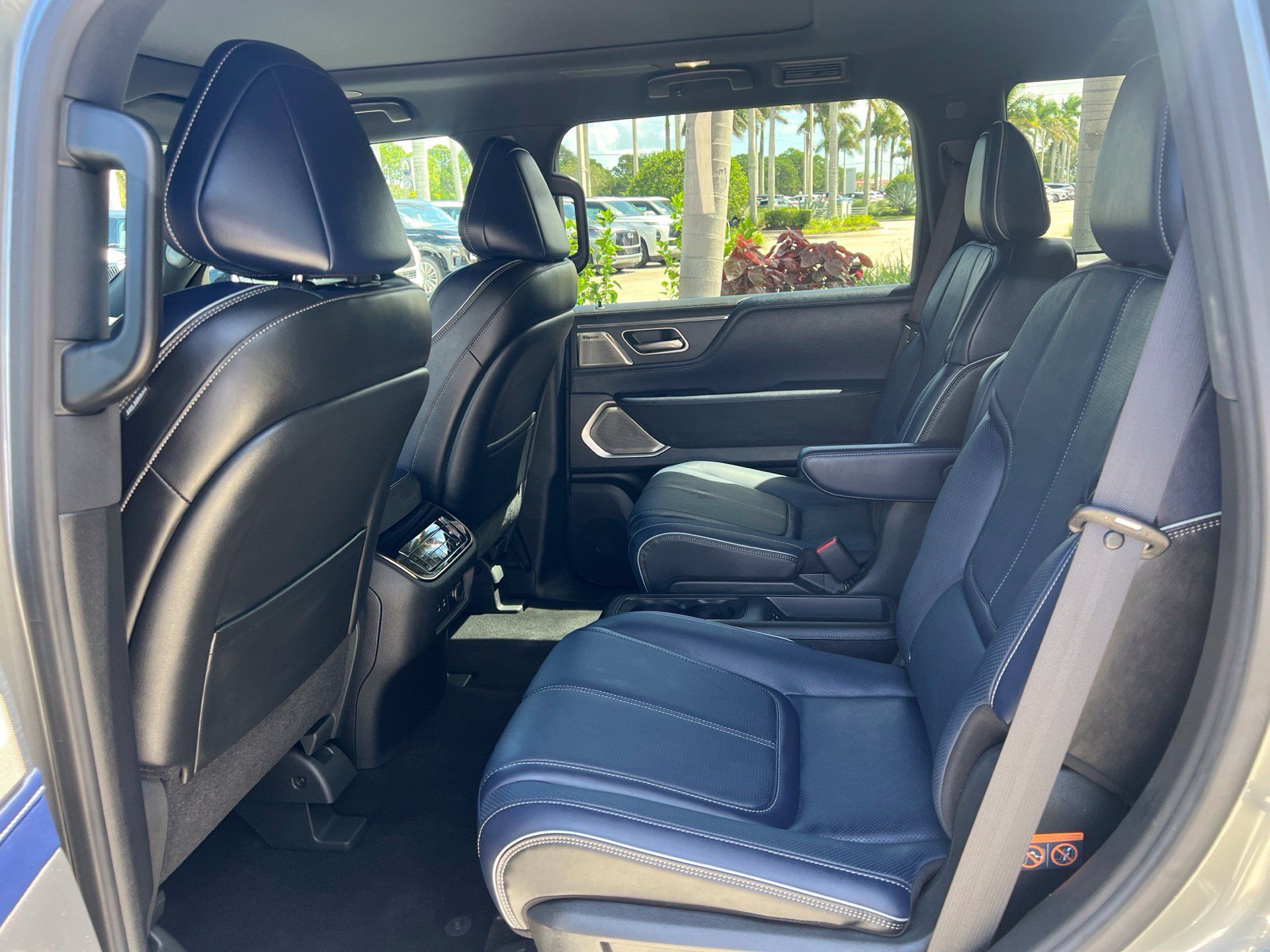 Certified 2026 INFINITI QX80 4WD w/ Sport Exterior Package image 11
