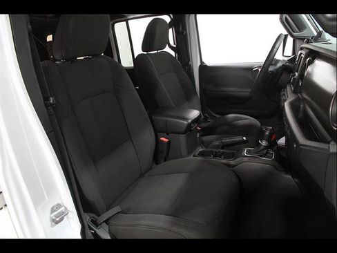 Used 2018 Jeep Wrangler Unlimited Sport S AWD/4WD image 16