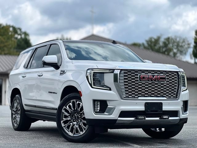 Used 2021 GMC Yukon Denali w/ Denali Premium Package AWD/4WD image 3