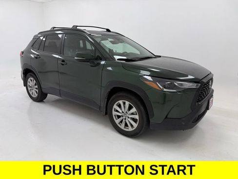 Used 2024 Toyota Corolla Cross LE FWD image 1