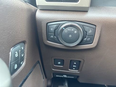 Used 2022 Ford F350 King Ranch AWD/4WD image 32