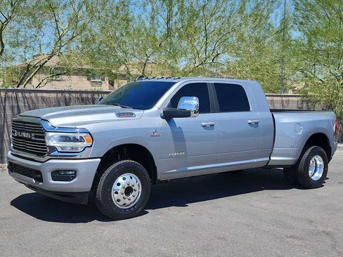 Used 2024 RAM 3500 Laramie AWD/4WD image 4