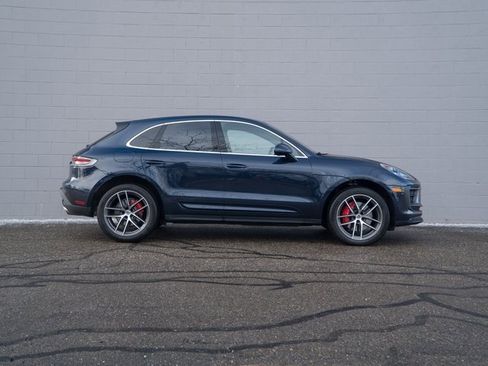 Certified 2023 Porsche Macan S image 8