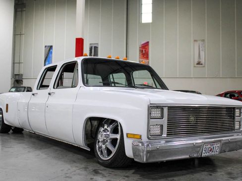 Used 1988 Chevrolet Silverado 3500 2WD Crew Cab image 23