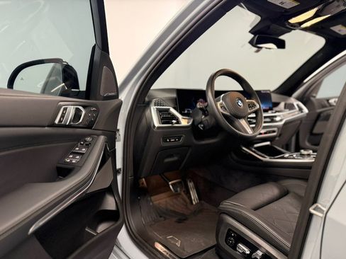 Used 2026 BMW X7 xDrive40i w/ Executive Package image 29