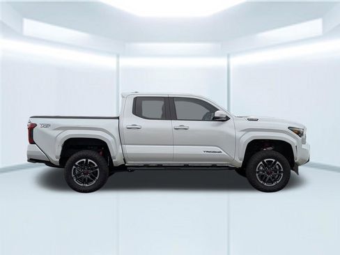 Used 2025 Toyota Tacoma TRD Sport image 7