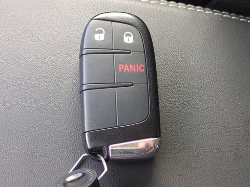 Used 2023 Jeep Renegade Latitude AWD/4WD image 26